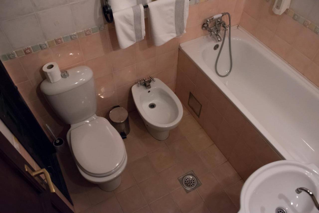 Отель Salas 137 Cenej Экстерьер фото